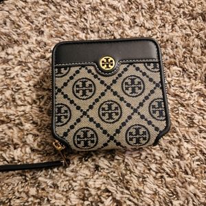 T MONOGRAM JACQUARD BI-FOLD WALLET
